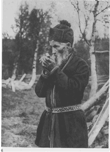 Иллюстрация к книге — Лапландцы. Охотники за северными оленями [i_062.jpg]