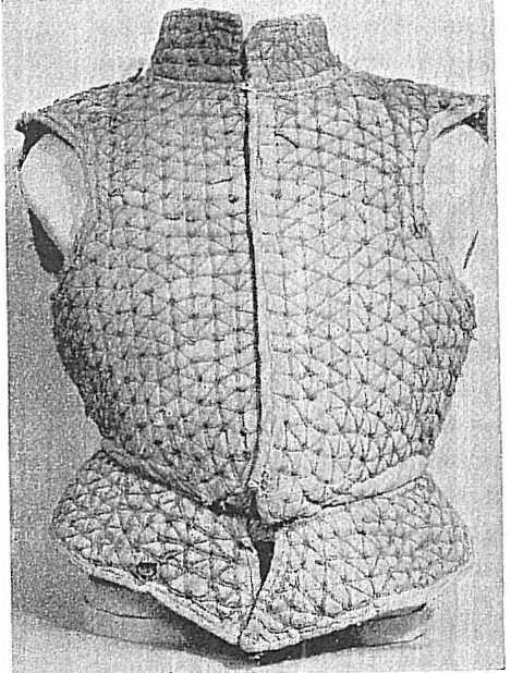 Иллюстрация к книге — Рыцарские доспехи Европы. Универсальный обзор музейных коллекций [p35.jpg]