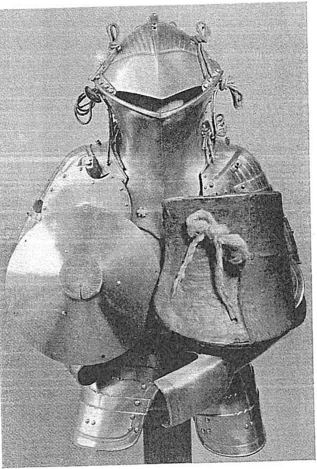 Иллюстрация к книге — Рыцарские доспехи Европы. Универсальный обзор музейных коллекций [p41.jpg]