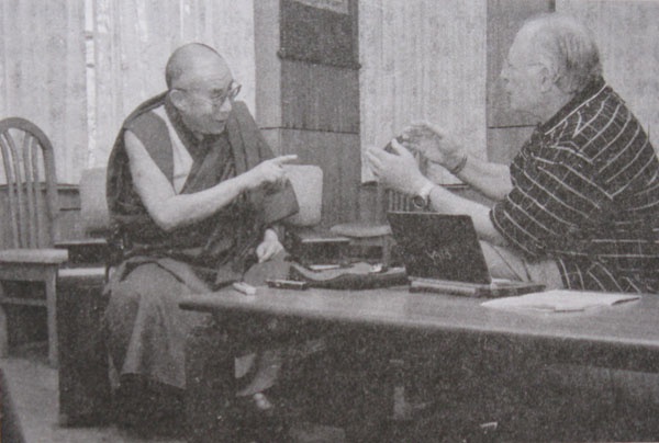 Иллюстрация к книге — Мудрость Востока и Запада. Психология равновесия [i_001.jpg]