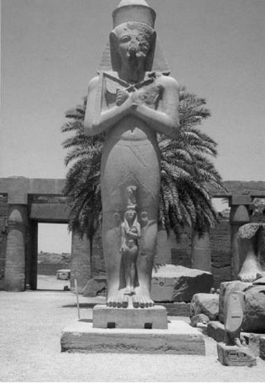 Иллюстрация к книге — Древний Египет. Женщины-фараоны [i_057.jpg]