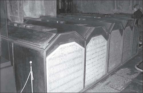 Иллюстрация к книге — Печальные ритуалы императорской России [i_013.jpg]