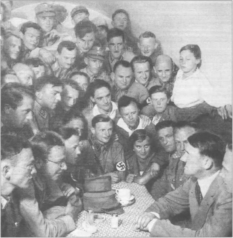 Иллюстрация к книге — Оккультные тайны Третьего рейха. Темные силы, освобожденные нацистами [i_002.jpg]