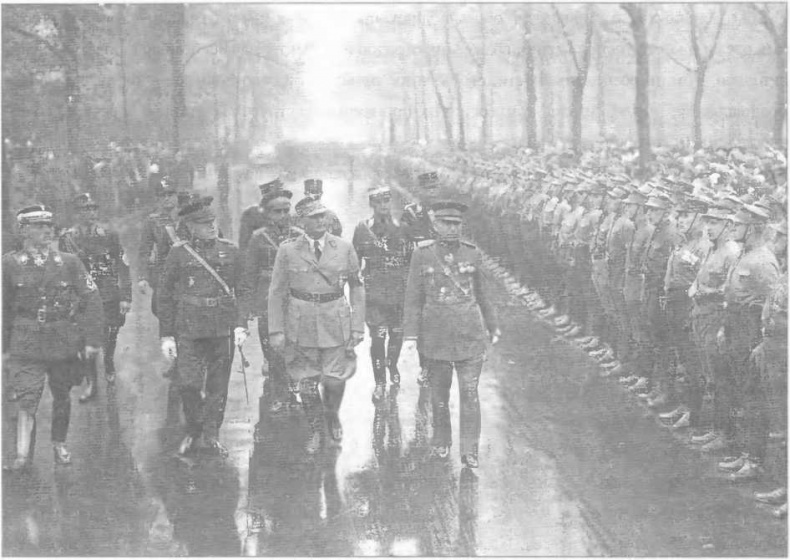 Иллюстрация к книге — Оккультные тайны Третьего рейха. Темные силы, освобожденные нацистами [i_037.jpg]