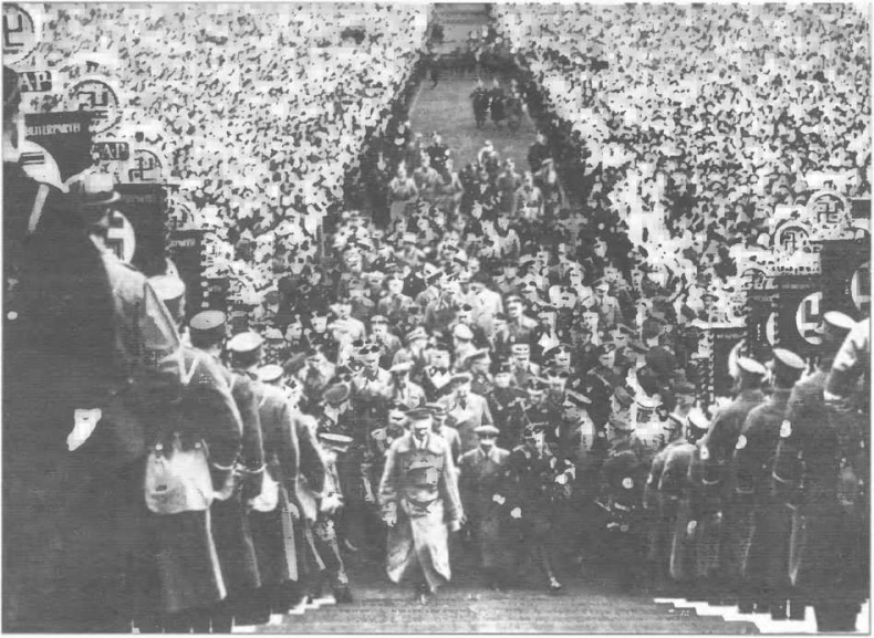 Иллюстрация к книге — Оккультные тайны Третьего рейха. Темные силы, освобожденные нацистами [i_046.jpg]