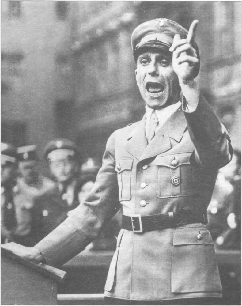 Иллюстрация к книге — Оккультные тайны Третьего рейха. Темные силы, освобожденные нацистами [i_051.jpg]