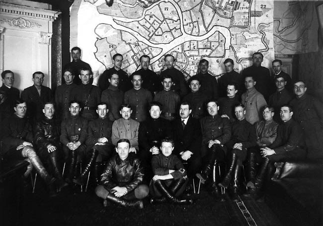 Иллюстрация к книге — Уголовный розыск. Петроград - Ленинград - Петербург [img_id020.jpg]