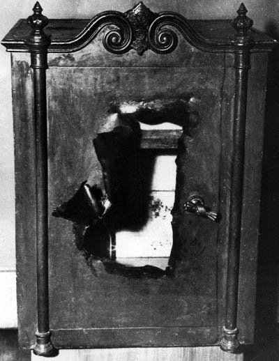 Иллюстрация к книге — Уголовный розыск. Петроград - Ленинград - Петербург [img_id023.jpg]