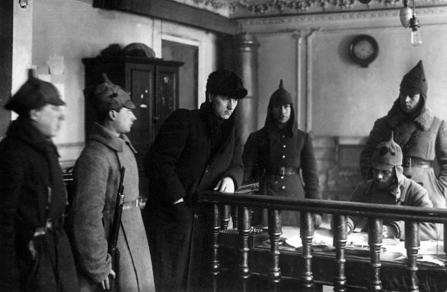 Иллюстрация к книге — Уголовный розыск. Петроград - Ленинград - Петербург [img_id025.jpg]