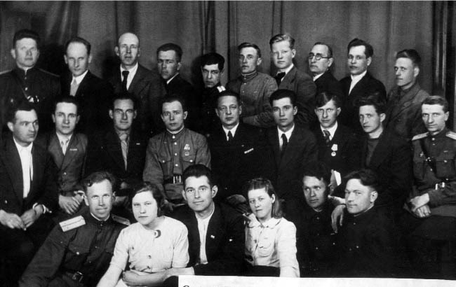 Иллюстрация к книге — Уголовный розыск. Петроград - Ленинград - Петербург [img_id044.jpg]