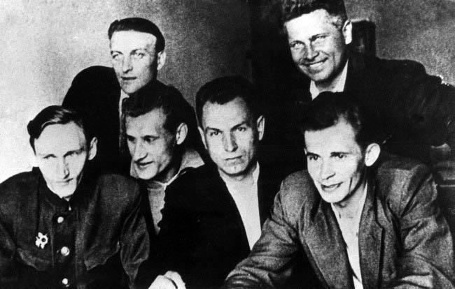 Иллюстрация к книге — Уголовный розыск. Петроград - Ленинград - Петербург [img_id046.jpg]