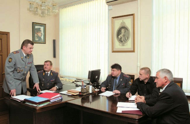 Иллюстрация к книге — Уголовный розыск. Петроград - Ленинград - Петербург [img_id073.jpg]