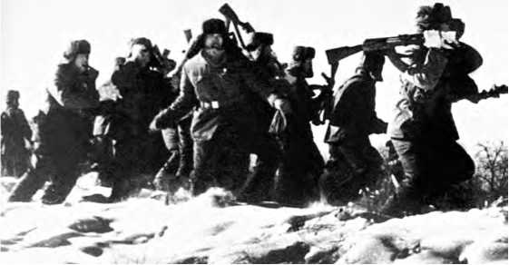 Иллюстрация к книге — Советско-китайские войны. Пограничники против маоистов Уцененный товар (№1) [i_009.jpg]