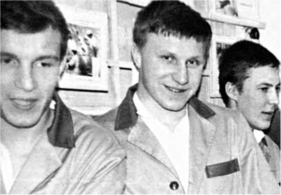 Иллюстрация к книге — Советско-китайские войны. Пограничники против маоистов Уцененный товар (№1) [i_031.jpg]