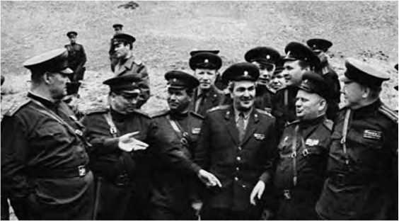 Иллюстрация к книге — Советско-китайские войны. Пограничники против маоистов Уцененный товар (№1) [i_041.jpg]