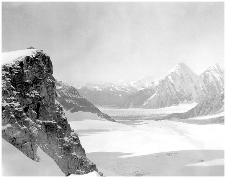 Иллюстрация к книге — Фредерик Кук на вершине континента. Возвращаем Мак-Кинли великому американцу [i_059.jpg]