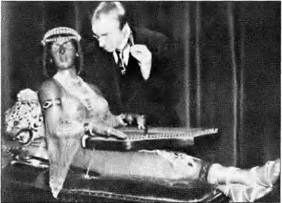 Иллюстрация к книге — Тайная жизнь сатаниста. Авторизованная биография Антона ЛаВея [i_011.jpg]