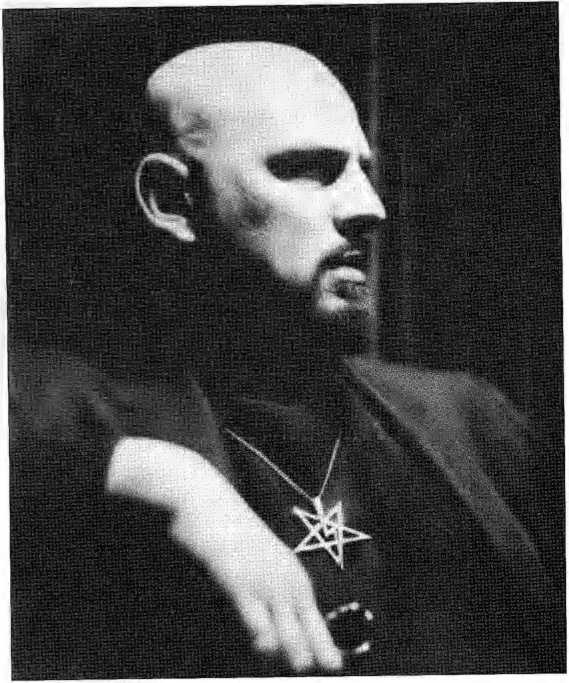 Иллюстрация к книге — Тайная жизнь сатаниста. Авторизованная биография Антона ЛаВея [i_015.jpg]