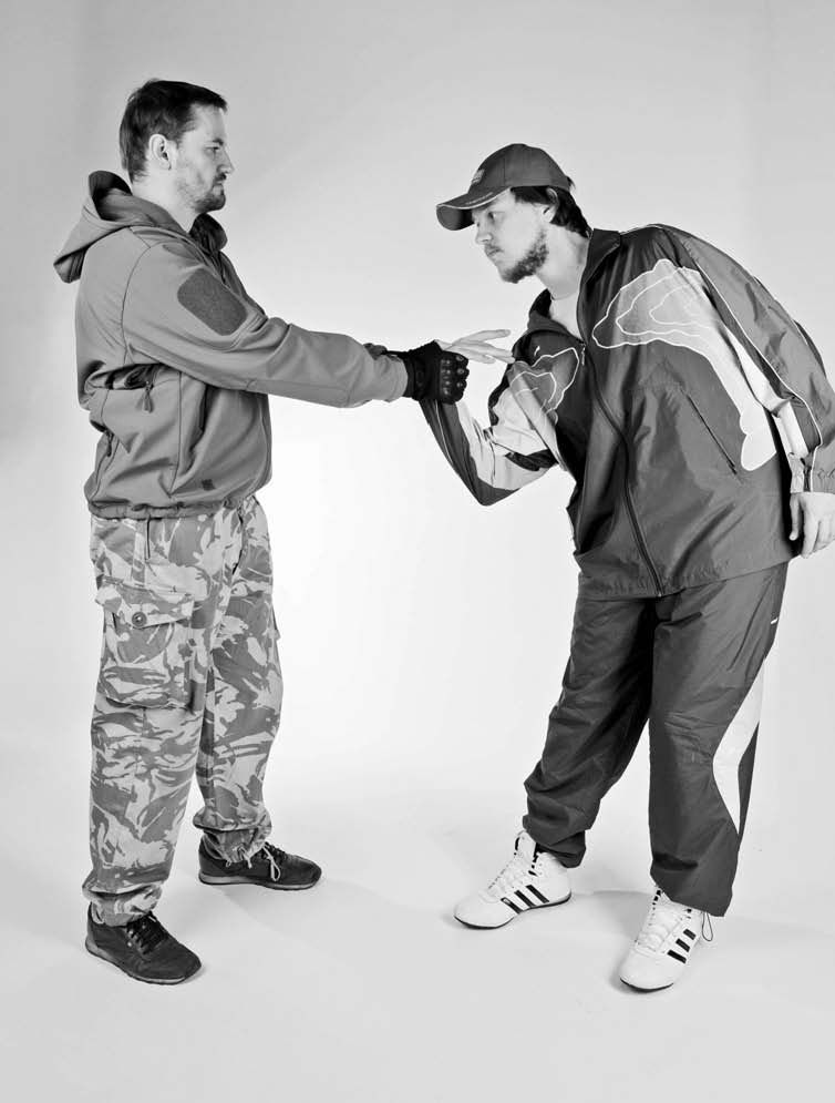 Иллюстрация к книге — Самозащита без оружия. Как победить в драке на улице, не владея боевыми искусствами [i_022.jpg]