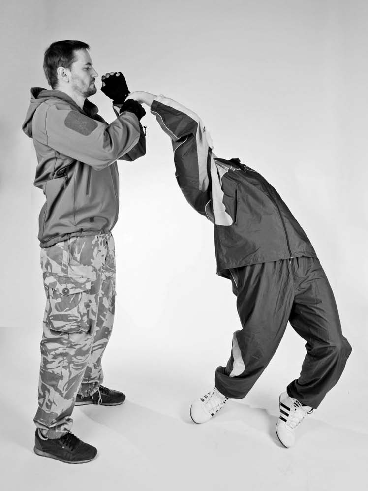 Иллюстрация к книге — Самозащита без оружия. Как победить в драке на улице, не владея боевыми искусствами [i_041.jpg]