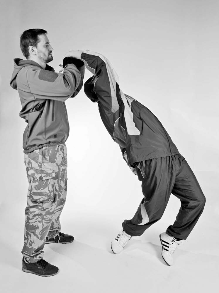 Иллюстрация к книге — Самозащита без оружия. Как победить в драке на улице, не владея боевыми искусствами [i_042.jpg]