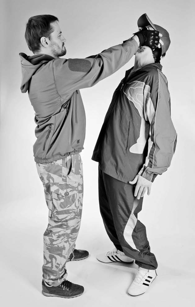 Иллюстрация к книге — Самозащита без оружия. Как победить в драке на улице, не владея боевыми искусствами [i_044.jpg]