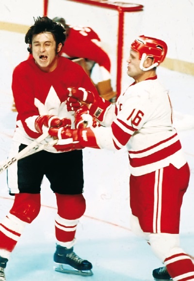 Иллюстрация к книге — Стенка на стенку. Хоккейное противостояние Канада-Россия [i_022.jpg]