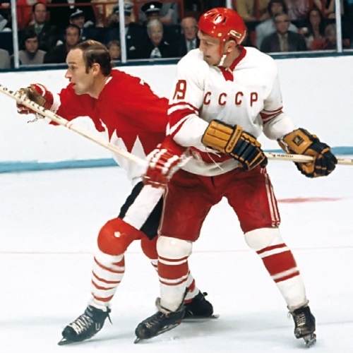 Иллюстрация к книге — Стенка на стенку. Хоккейное противостояние Канада-Россия [i_024.jpg]