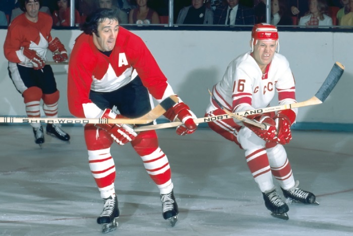 Иллюстрация к книге — Стенка на стенку. Хоккейное противостояние Канада-Россия [i_028.jpg]