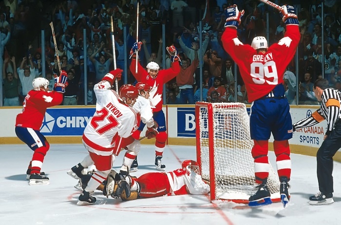 Иллюстрация к книге — Стенка на стенку. Хоккейное противостояние Канада-Россия [i_057.jpg]