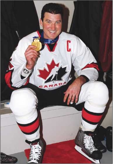 Иллюстрация к книге — Стенка на стенку. Хоккейное противостояние Канада-Россия [i_068.jpg]