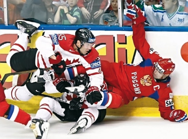 Иллюстрация к книге — Стенка на стенку. Хоккейное противостояние Канада-Россия [i_075.jpg]