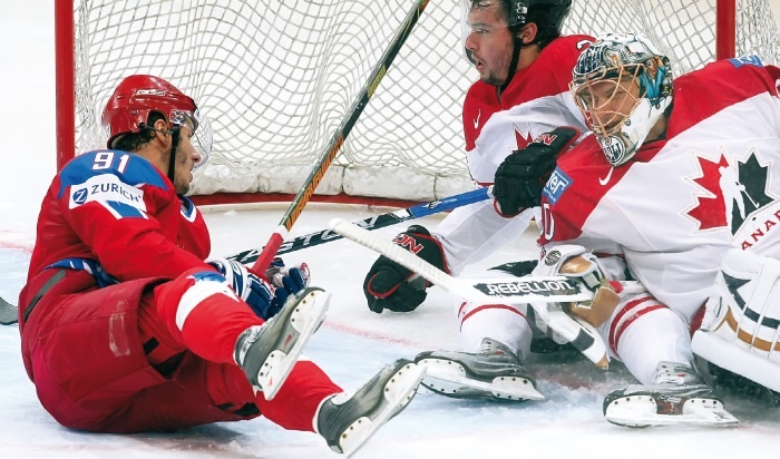 Иллюстрация к книге — Стенка на стенку. Хоккейное противостояние Канада-Россия [i_081.jpg]