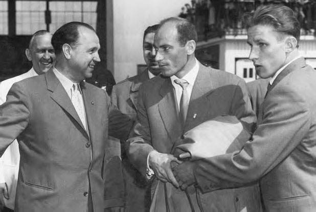 Иллюстрация к книге — Мяч, пробитый им, и теперь летит над землей. Древо памяти Валентина Бубукина [_19.jpg]