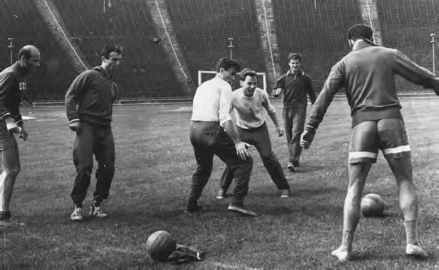 Иллюстрация к книге — Мяч, пробитый им, и теперь летит над землей. Древо памяти Валентина Бубукина [_20.jpg]