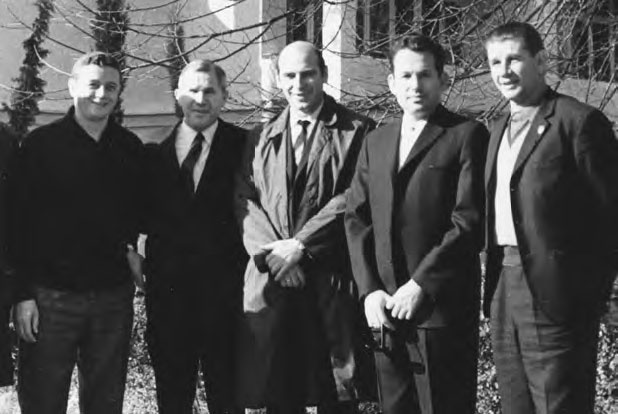 Иллюстрация к книге — Мяч, пробитый им, и теперь летит над землей. Древо памяти Валентина Бубукина [_26.jpg]