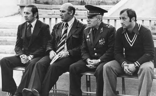 Иллюстрация к книге — Мяч, пробитый им, и теперь летит над землей. Древо памяти Валентина Бубукина [_33.jpg]