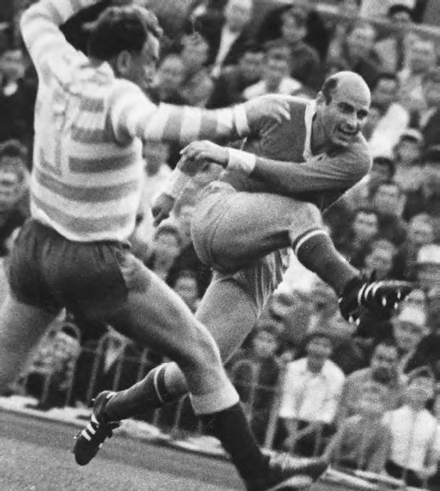 Иллюстрация к книге — Мяч, пробитый им, и теперь летит над землей. Древо памяти Валентина Бубукина [_4.jpg]