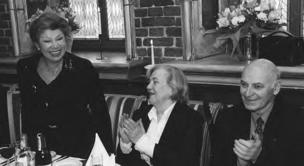 Иллюстрация к книге — Мяч, пробитый им, и теперь летит над землей. Древо памяти Валентина Бубукина [_44.jpg]