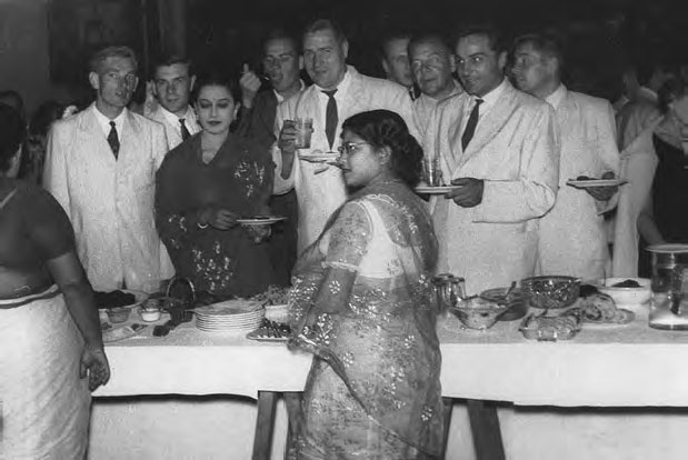 Иллюстрация к книге — Мяч, пробитый им, и теперь летит над землей. Древо памяти Валентина Бубукина [_9.jpg]