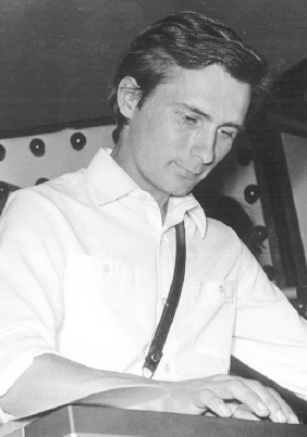 Иллюстрация к книге — Наутилус Помпилиус. Мы вошли в эту воду однажды [i_013.jpg]