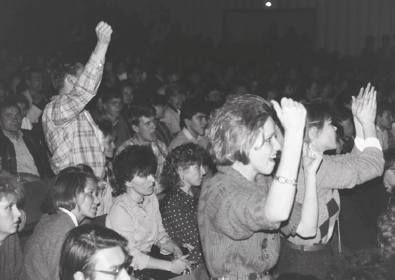 Иллюстрация к книге — Наутилус Помпилиус. Мы вошли в эту воду однажды [i_031.jpg]