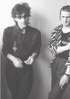 Иллюстрация к книге — Наутилус Помпилиус. Мы вошли в эту воду однажды [i_035.jpg]