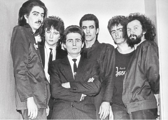 Иллюстрация к книге — Наутилус Помпилиус. Мы вошли в эту воду однажды [i_037.jpg]