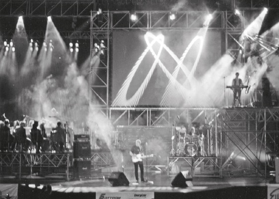 Иллюстрация к книге — Наутилус Помпилиус. Мы вошли в эту воду однажды [i_065.jpg]