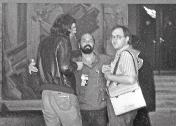 Иллюстрация к книге — Наутилус Помпилиус. Мы вошли в эту воду однажды [i_074.jpg]