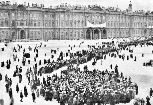 Иллюстрация к книге — Быть императрицей. Повседневная жизнь на троне [i_023.jpg]