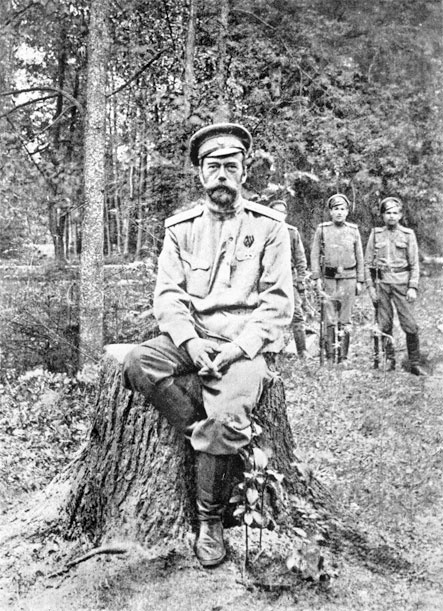 Иллюстрация к книге — Быть императрицей. Повседневная жизнь на троне [i_025.jpg]