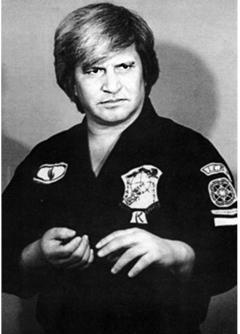 Иллюстрация к книге — Энциклопедия каратэ. История и философия, теория и практика, педагогические принципы и методики обучения [_62_fmt.jpg]