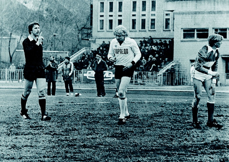 Иллюстрация к книге — Люди в черном. Непридуманные истории о судействе начистоту [i_012.jpg]